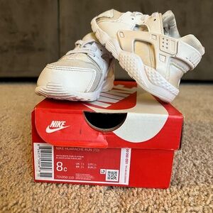 Toddler white Huarache size 8C